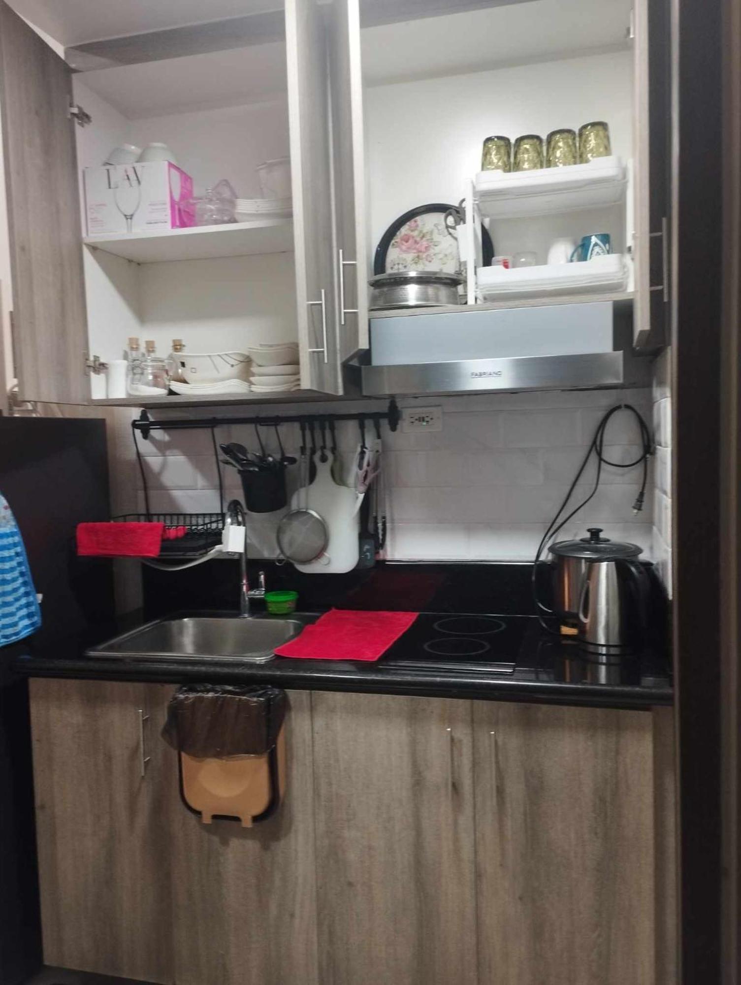 Schoenes Apartment Mit Pool-Nutzung Manila Eksteriør bilde